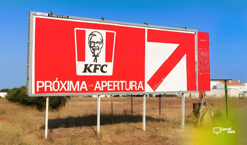 KFC Turns A Fan's X Posts Into A Billboard Campaign | Publisitios